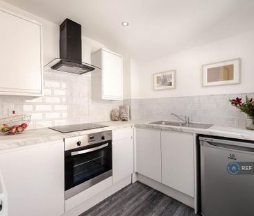 Studio to rent - Photo 6