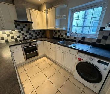 Slough, Berkshire, SL1 - Photo 5