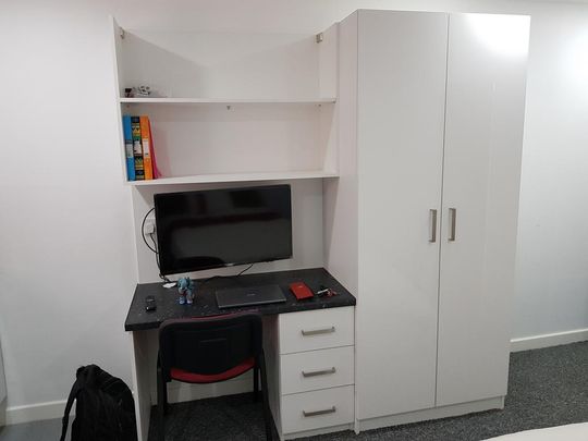 Studio to rent - Photo 1