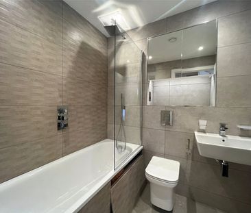 Farnborough Road, Farnborough, Hampshire, GU14 - Photo 2