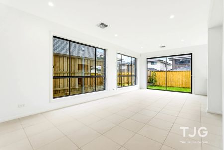 Contemporary Family Living with Style, Space & Comfort - Photo 2