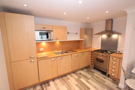 2 bedroom apartment to rent - Photo 3