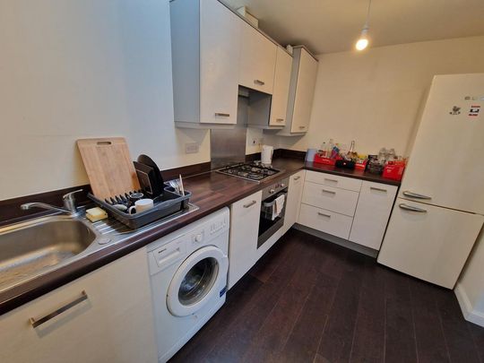 2 bedroom coach house to rent - Photo 1