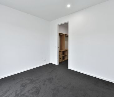 Modern Gem in Airport West! - Photo 1