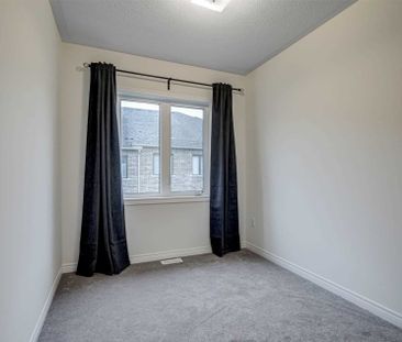 For Lease - 22 Hewison Avenue, Richmond Hill, Ontario - Photo 2