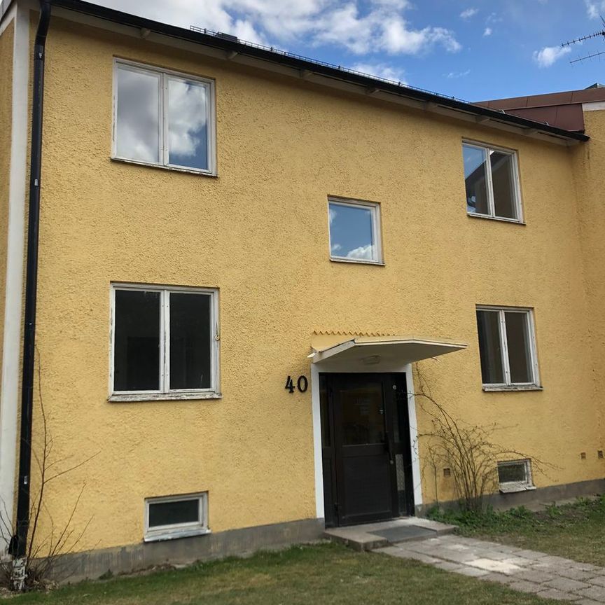 Lägerhyddsvägen 42 - Foto 1