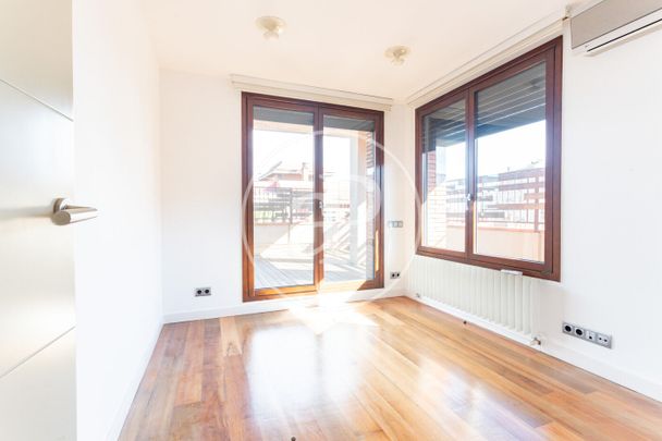 Penthouse for rent on Dr. Roux Street - Photo 1