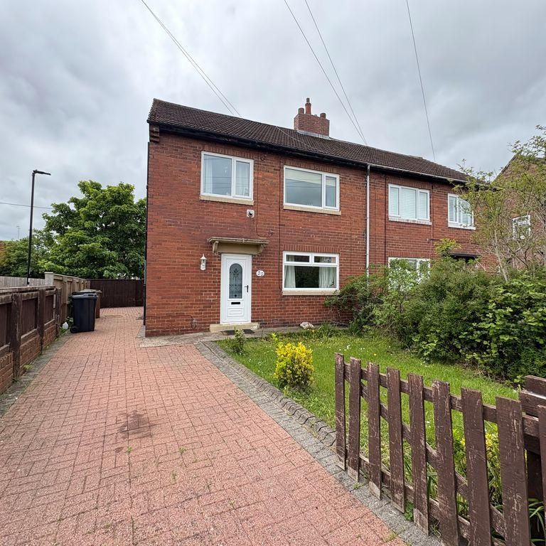 3 bedroom semi-detached house to rent - Photo 1