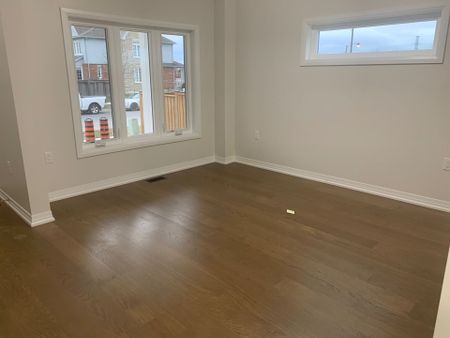 For Lease - 8 Barker Parkway, Thorold, Ontario - Photo 2