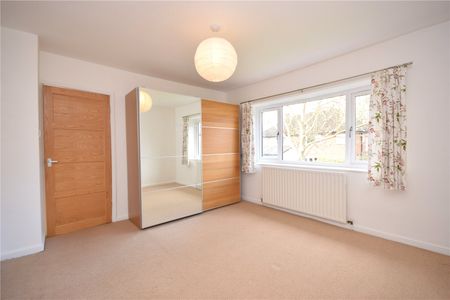 17, New Adel Avenue, Adel, Leeds, LS16 6BE - Photo 4