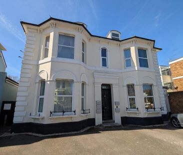 Manor Road, Folkestone, CT20 2SA, Kent - Photo 4