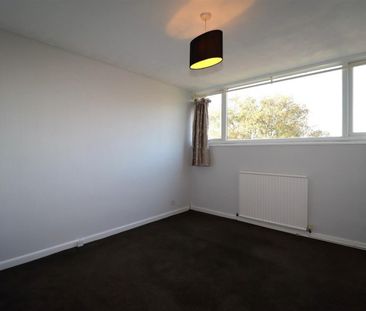 2 BED Flat To rent - Photo 3