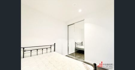 2-bedroom 1 bathroom apartment - Photo 2