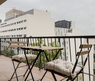 Cozy interior room next to Sants train station - Photo 1