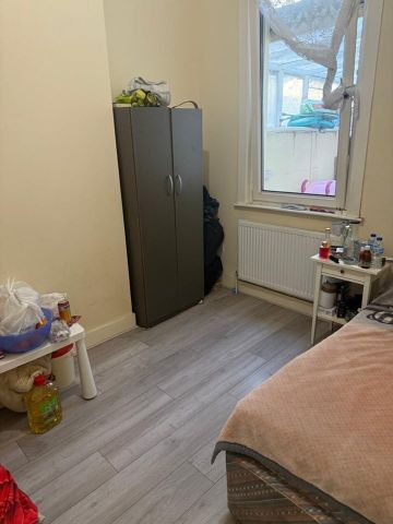 Room in a Shared House, Erskine Road, E17 - Photo 4