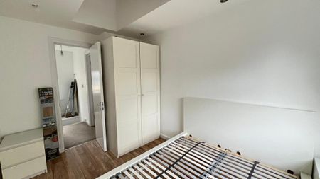 3 bedroom flat to rent - Photo 3