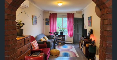 Delightful one bedroom corner Home - Photo 5