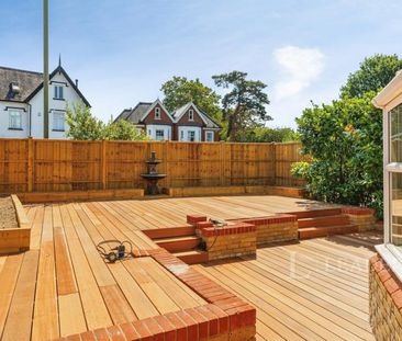 4 bedroom house to rent Duchess Court, Weybridge, Surrey, KT13 - Photo 1
