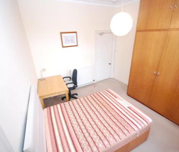 3 bedroom flat to rent - Photo 5