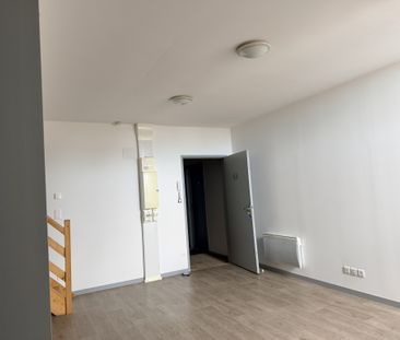 Location Appartement 2 pièces 49m² LA ROCHE CHALAIS 24490 - Photo 6