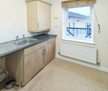 Price £1,600 pcm - Available 21/03/2026 - Unfurnished - Photo 4