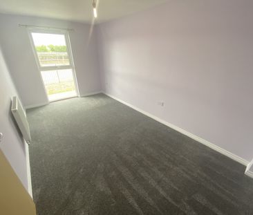 A 2 Bedroom Apartment - Photo 4