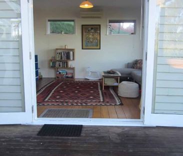 Stunning Views, Lovely 3 bedroom home - Photo 1