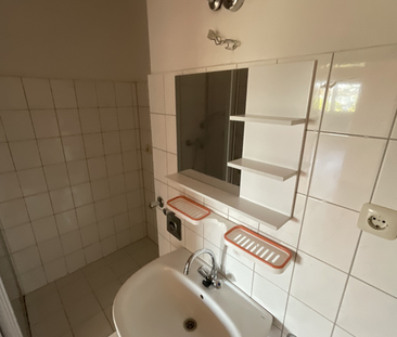 Einziehen und Wohlfühlen ! helle 3-Zimmer-Wohnung mit Balkon und Au... - Foto 3