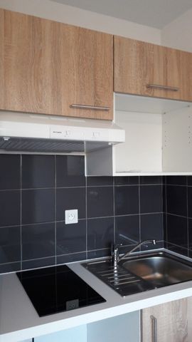 Location Appartement 1 pièce 20m² PAU 64000 - Photo 2