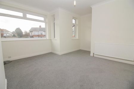2 Bedroom House - Semi-Detached - Photo 3