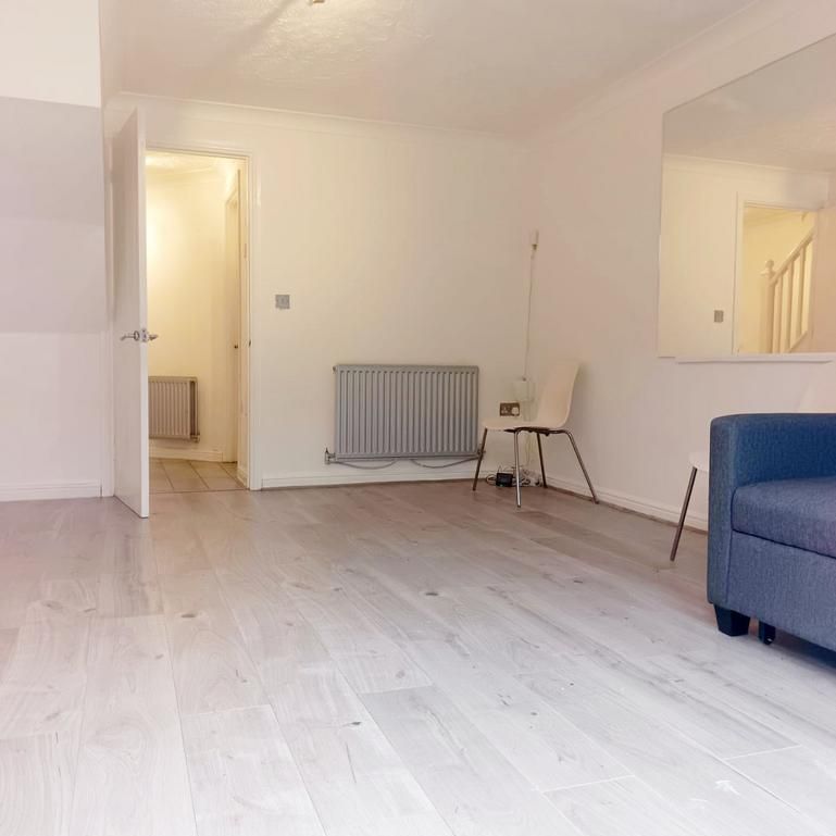 2 bedroom semi-detached house to rent - Photo 1