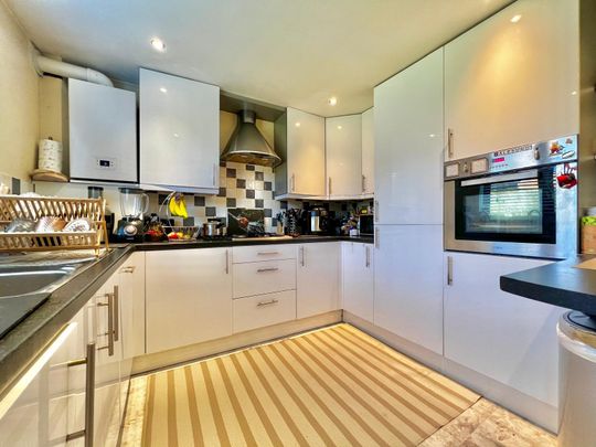 2 bedroom apartment to rent - Photo 1