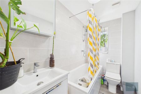 2 bedroom semi-detached house to rent - Photo 5