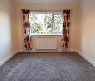 4 bedroom semi-detached house to rent - Photo 5