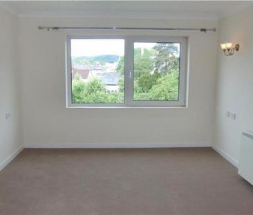 1 bedroom retirement property to rent - Photo 3