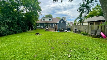 For Lease - 585 Byngmount Avenue Unit# Upper, Mississauga, Ontario - Photo 2