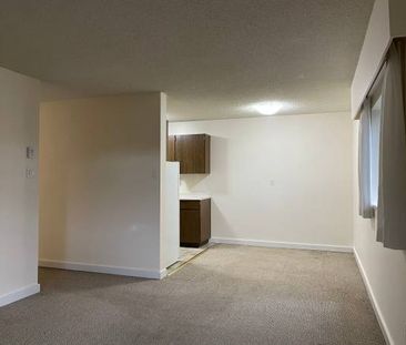 One bedroom in James Bay - Photo 1