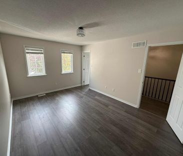 For Lease - 554 Ashbourne Crescent, Barrhaven, Ontario - Photo 4