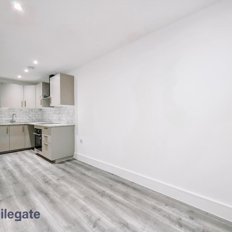 2 bedroom flat to rent - Photo 1