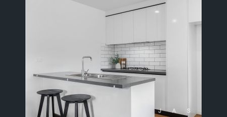 Yarraville Life Awaits - Photo 5