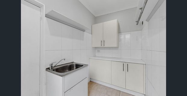 Newly Renovated Three Bedroom Family Home - Photo 1