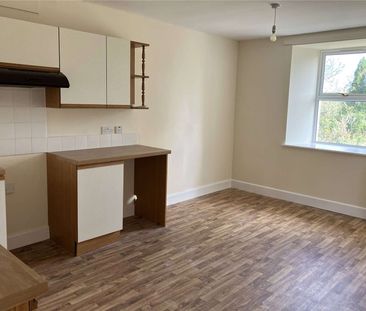 Homely two bedroom end of terrace cottage located in the scenic and... - Photo 6