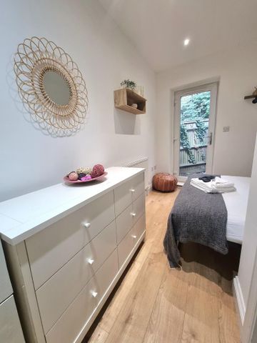4 bedroom flat to rent - Photo 4