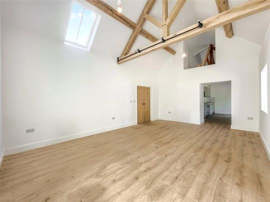 3 bedroom barn conversion to rent - Photo 1