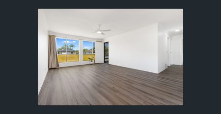 Renovated family home in a sought-after Birkdale pocket - *Rental Increase to $750 from the 12th July 2026 - Photo 2