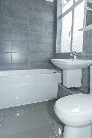 One Bedroom Flat in Shepherds Bush Green - Photo 5