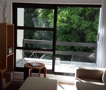 Stylish Parnell Apt with Balcony & Garden - Photo 2