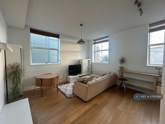 2 bedroom flat to rent - Photo 1