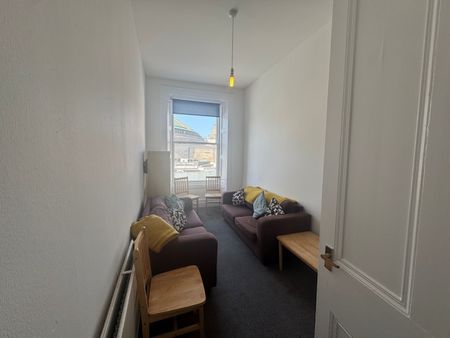 4 bedroom apartment to rent - Photo 2