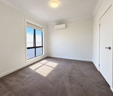 4-bedroom townhouse for lease now - Photo 6